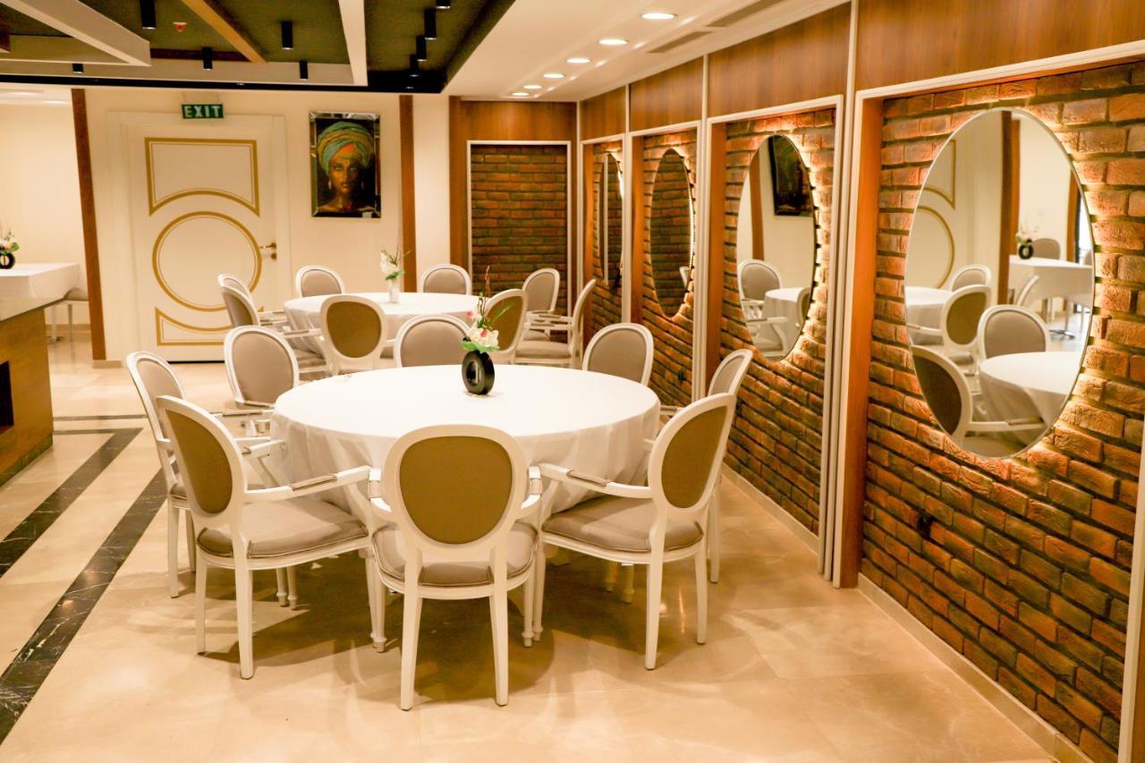 United Hotel International Yaoundé Extérieur photo