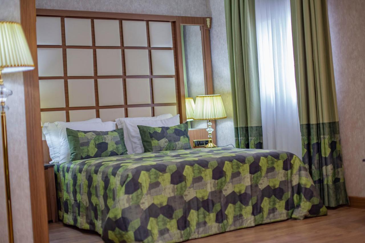 United Hotel International Yaoundé Extérieur photo